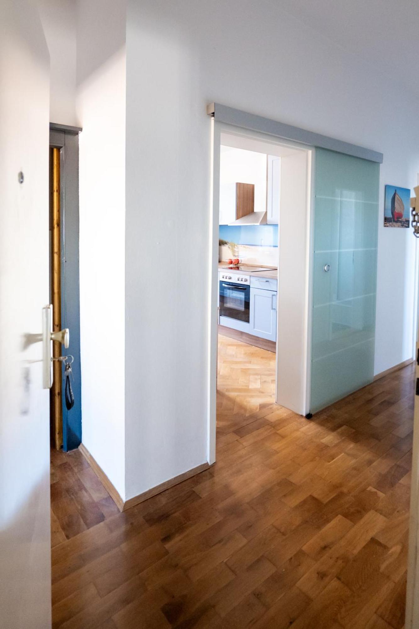 Doppelhaus- Villa Leipzig Schleussig , Moderner Altbau Apartment Dachetage Mit 2 Schlafzimmern Und Separatem Zusatzzimmer , Parkplatz - Balkon - Kamin - Eicheparkett - Arbeitsplatz Dış mekan fotoğraf